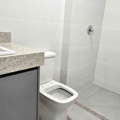 Apartamentos com 75m², 2 quartos, 1 suíte, 2 garagens, no bairro Saco Grande em Florianópolis