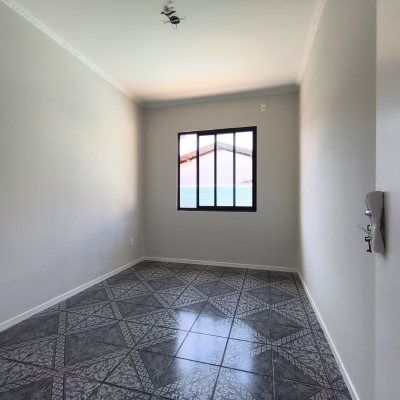 Casa Residencial com 190m², 4 quartos, 1 suíte, 4 garagens, no bairro Campeche em Florianópolis
