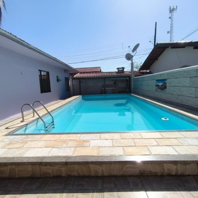 Casa Residencial com 190m², 4 quartos, 1 suíte, 4 garagens, no bairro Campeche em Florianópolis