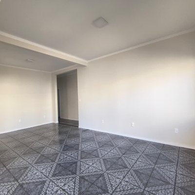 Casa Residencial com 190m², 4 quartos, 1 suíte, 4 garagens, no bairro Campeche em Florianópolis