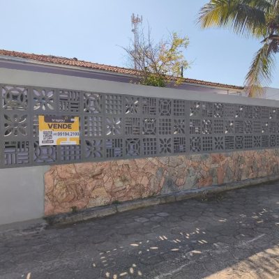 Casa Residencial com 190m², 4 quartos, 1 suíte, 4 garagens, no bairro Campeche em Florianópolis