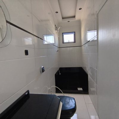 Casa Residencial com 190m², 4 quartos, 1 suíte, 4 garagens, no bairro Campeche em Florianópolis