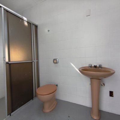 Casa Residencial com 190m², 4 quartos, 1 suíte, 4 garagens, no bairro Campeche em Florianópolis