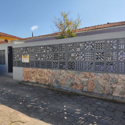 Casa Residencial com 190m², 4 quartos, 1 suíte, 4 garagens, no bairro Campeche em Florianópolis