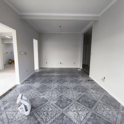 Casa Residencial com 190m², 4 quartos, 1 suíte, 4 garagens, no bairro Campeche em Florianópolis