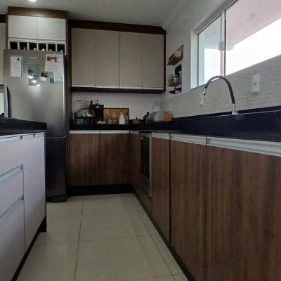 Casa Residencial com 214m², 3 quartos, 1 suíte, 4 garagens, no bairro Jardim Atlântico em Florianópolis