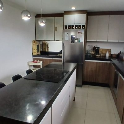 Casa Residencial com 214m², 3 quartos, 1 suíte, 4 garagens, no bairro Jardim Atlântico em Florianópolis