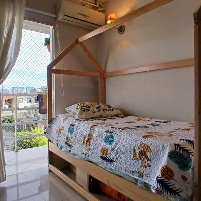 Casa Residencial com 214m², 3 quartos, 1 suíte, 4 garagens, no bairro Jardim Atlântico em Florianópolis