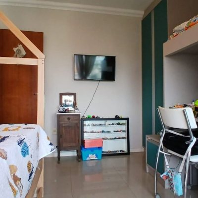 Casa Residencial com 214m², 3 quartos, 1 suíte, 4 garagens, no bairro Jardim Atlântico em Florianópolis