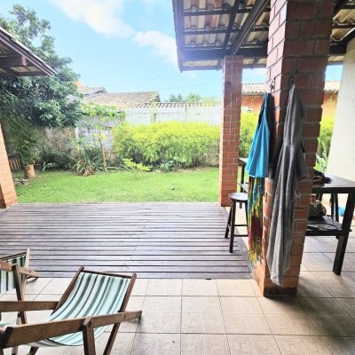 Casa Residencial com 190m², 3 quartos, 1 suíte, 2 garagens, no bairro Campeche em Florianópolis