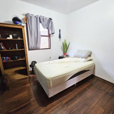 Casa Residencial com 190m², 3 quartos, 1 suíte, 2 garagens, no bairro Campeche em Florianópolis