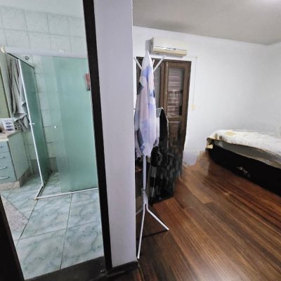 Casa Residencial com 190m², 3 quartos, 1 suíte, 2 garagens, no bairro Campeche em Florianópolis