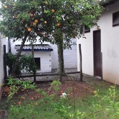 Casa Residencial com 190m², 3 quartos, 1 suíte, 2 garagens, no bairro Campeche em Florianópolis