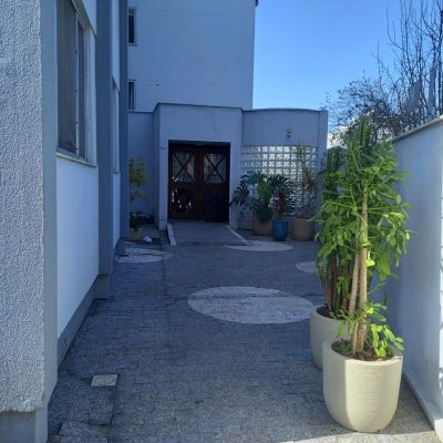 Apartamentos com 89m², 3 quartos, 1 suíte, 1 garagem, no bairro Trindade em Florianópolis