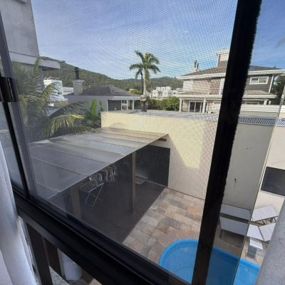 Casa Residencial com 291m², 5 quartos, 4 suítes, 2 garagens, no bairro Cachoeira Do Bom Jesus em Florianópolis