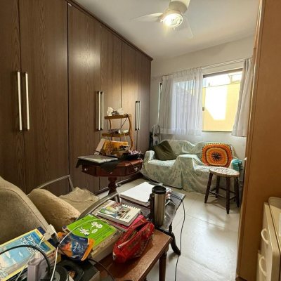 Casa Residencial com 291m², 5 quartos, 4 suítes, 2 garagens, no bairro Cachoeira Do Bom Jesus em Florianópolis