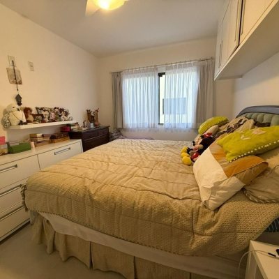 Casa Residencial com 291m², 5 quartos, 4 suítes, 2 garagens, no bairro Cachoeira Do Bom Jesus em Florianópolis