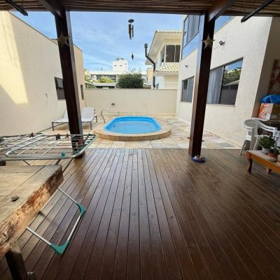 Casa Residencial com 291m², 5 quartos, 4 suítes, 2 garagens, no bairro Cachoeira Do Bom Jesus em Florianópolis