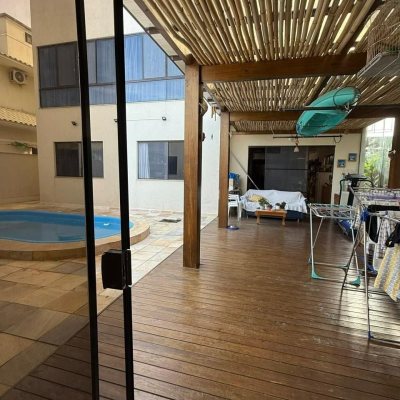 Casa Residencial com 291m², 5 quartos, 4 suítes, 2 garagens, no bairro Cachoeira Do Bom Jesus em Florianópolis