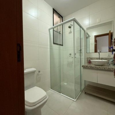 Casa Residencial com 291m², 5 quartos, 4 suítes, 2 garagens, no bairro Cachoeira Do Bom Jesus em Florianópolis