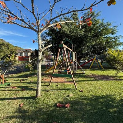Casa Residencial com 291m², 5 quartos, 4 suítes, 2 garagens, no bairro Cachoeira Do Bom Jesus em Florianópolis