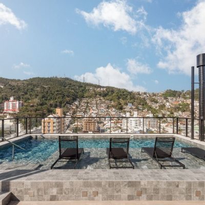 Apartamentos com 80m², 2 quartos, 1 suíte, 1 garagem, no bairro Centro em Florianópolis