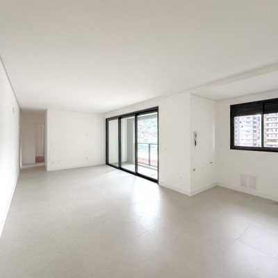 Apartamentos com 80m², 2 quartos, 1 suíte, 1 garagem, no bairro Centro em Florianópolis