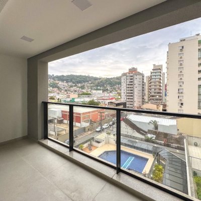 Apartamentos com 80m², 2 quartos, 1 suíte, 1 garagem, no bairro Centro em Florianópolis