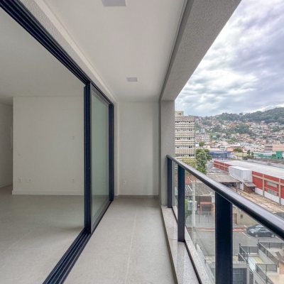 Apartamentos com 80m², 2 quartos, 1 suíte, 1 garagem, no bairro Centro em Florianópolis