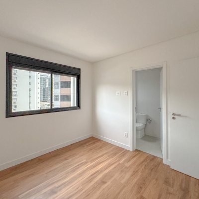 Apartamentos com 80m², 2 quartos, 1 suíte, 1 garagem, no bairro Centro em Florianópolis