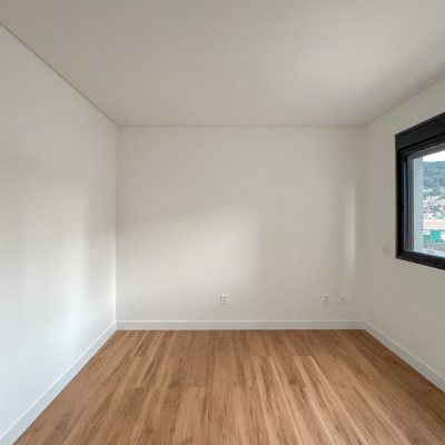 Apartamentos com 80m², 2 quartos, 1 suíte, 1 garagem, no bairro Centro em Florianópolis