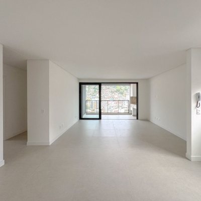 Apartamentos com 117m², 3 quartos, 1 suíte, 2 garagens, no bairro Centro em Florianópolis