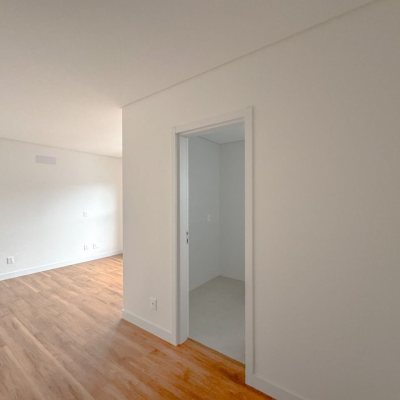 Apartamentos com 117m², 3 quartos, 1 suíte, 2 garagens, no bairro Centro em Florianópolis