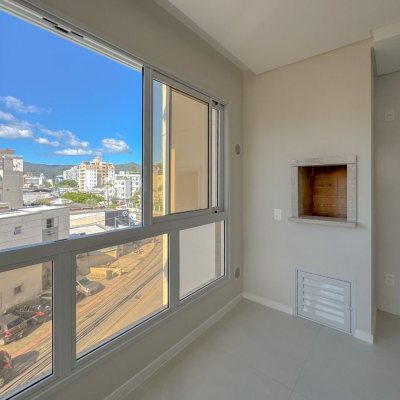 Apartamentos com 81m², 2 quartos, 2 suítes, 1 garagem, no bairro Trindade em Florianópolis