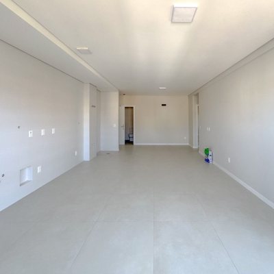 Apartamentos com 81m², 2 quartos, 2 suítes, 1 garagem, no bairro Trindade em Florianópolis