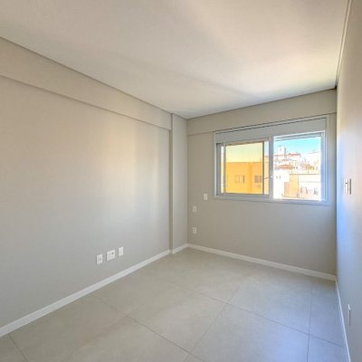 Apartamentos com 81m², 2 quartos, 2 suítes, 1 garagem, no bairro Trindade em Florianópolis