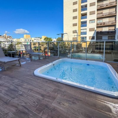 Cobertura com 100m², 2 quartos, 2 suítes, 2 garagens, no bairro Trindade em Florianópolis