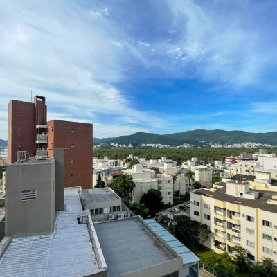 Cobertura com 100m², 2 quartos, 2 suítes, 2 garagens, no bairro Trindade em Florianópolis