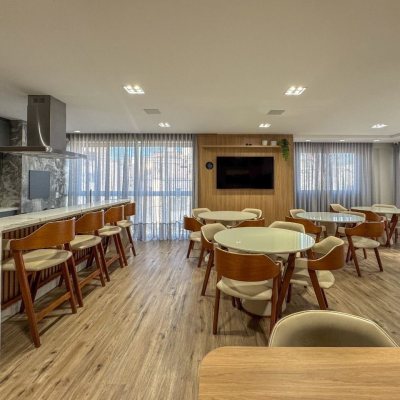 Cobertura com 102m², 2 quartos, 2 suítes, 2 garagens, no bairro Trindade em Florianópolis