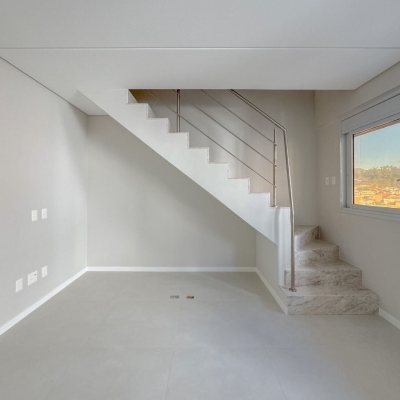 Cobertura com 102m², 2 quartos, 2 suítes, 2 garagens, no bairro Trindade em Florianópolis