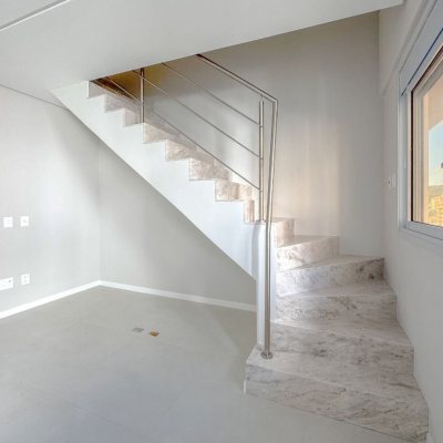 Cobertura com 102m², 2 quartos, 2 suítes, 2 garagens, no bairro Trindade em Florianópolis