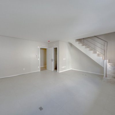 Cobertura com 102m², 2 quartos, 2 suítes, 2 garagens, no bairro Trindade em Florianópolis