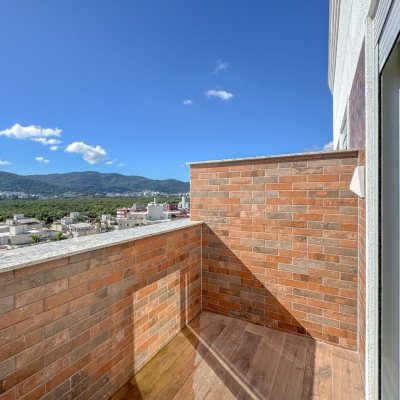 Cobertura com 102m², 2 quartos, 2 suítes, 2 garagens, no bairro Trindade em Florianópolis