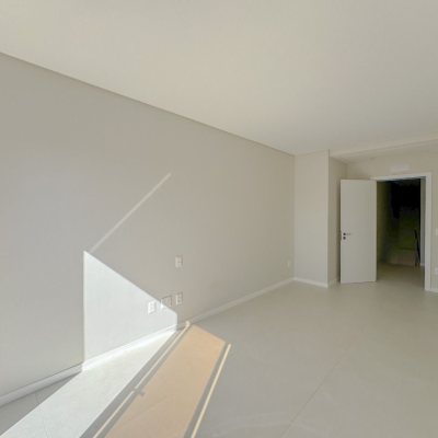 Cobertura com 102m², 2 quartos, 2 suítes, 2 garagens, no bairro Trindade em Florianópolis