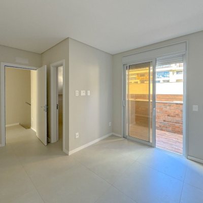 Cobertura com 102m², 2 quartos, 2 suítes, 2 garagens, no bairro Trindade em Florianópolis