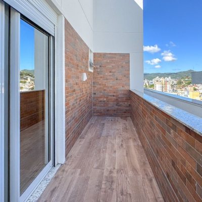 Cobertura com 102m², 2 quartos, 2 suítes, 2 garagens, no bairro Trindade em Florianópolis
