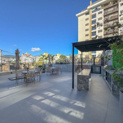 Cobertura com 107m², 3 quartos, 2 suítes, 2 garagens, no bairro Trindade em Florianópolis