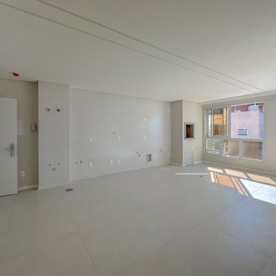 Cobertura com 107m², 3 quartos, 2 suítes, 2 garagens, no bairro Trindade em Florianópolis