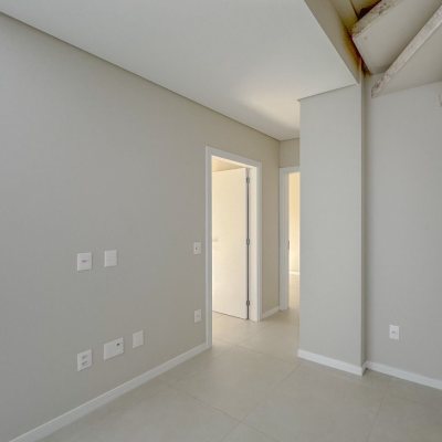 Cobertura com 107m², 3 quartos, 2 suítes, 2 garagens, no bairro Trindade em Florianópolis