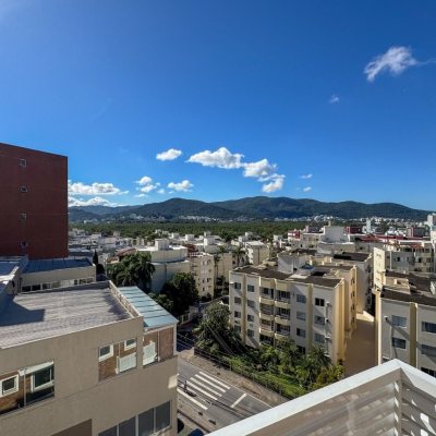 Cobertura com 107m², 3 quartos, 2 suítes, 2 garagens, no bairro Trindade em Florianópolis